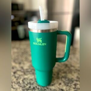Stanley 40 oz. Quencher H2.0 FlowState Tumbler. Color Pine